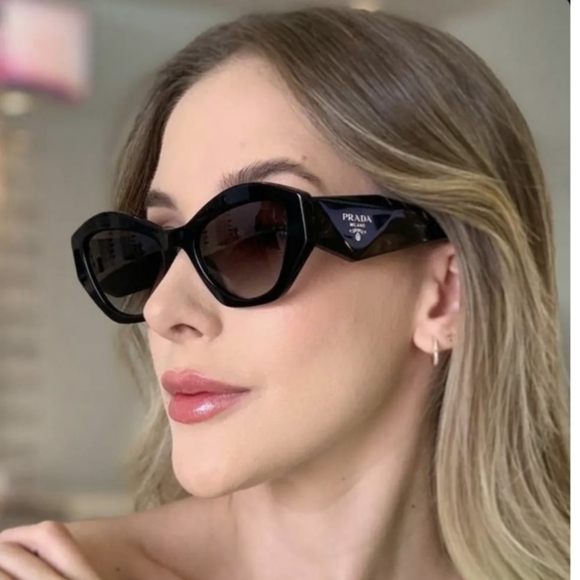 NEW PRADA PR07YS BLACK WOMEN'S SUNGLASSES PR 07YS 1AB0A7  PRADA EYEWEAR SPR 07Y - Picture 1 of 8